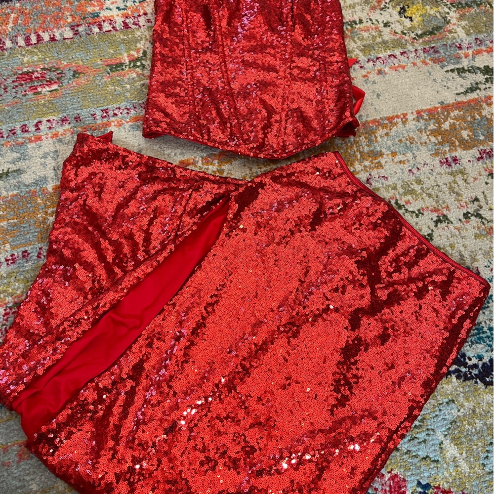 Haloweeen Costume Two Piece Sequin Red Top and Long Skirt Size Small